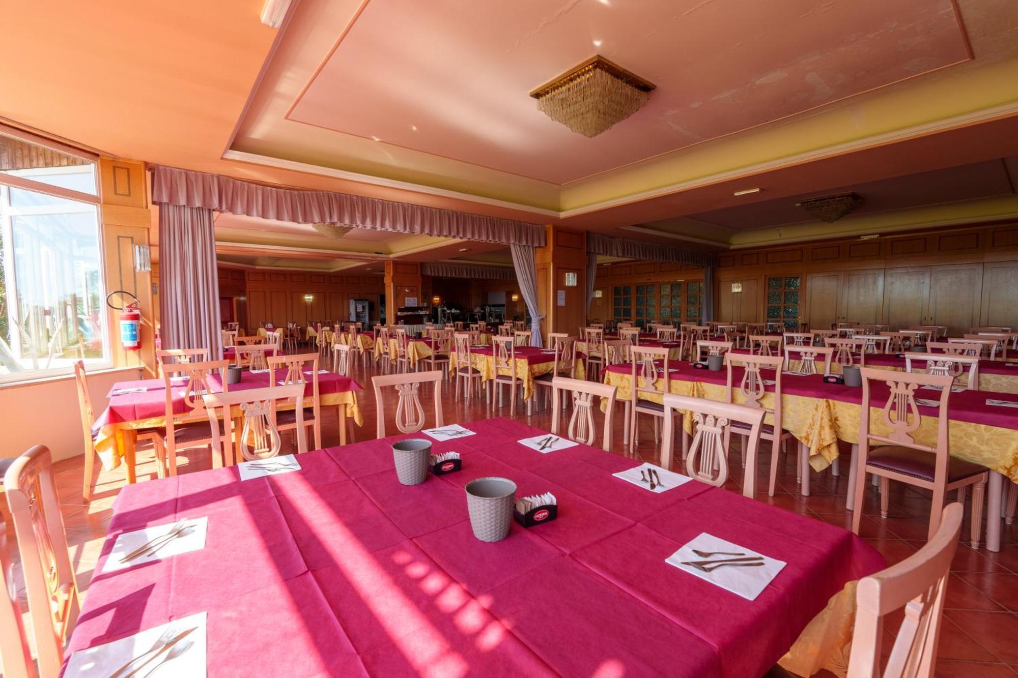 צ'רווינאנו דל פריולי Hotel Villa Strassoldo "Ex Attianese Hotel Restaurant" מראה חיצוני תמונה